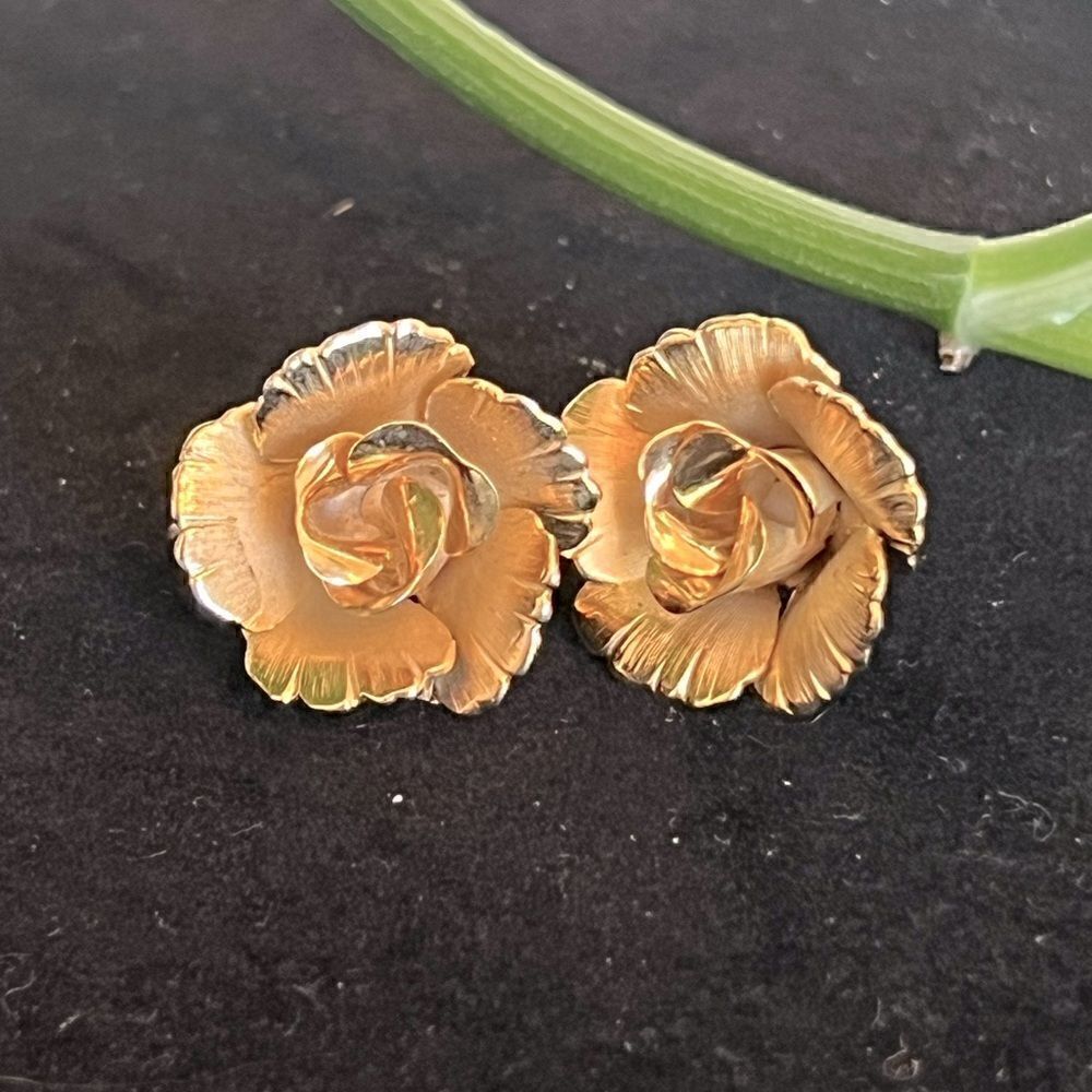 Vintage Lisner 1950's Sculpted Rose Earrings